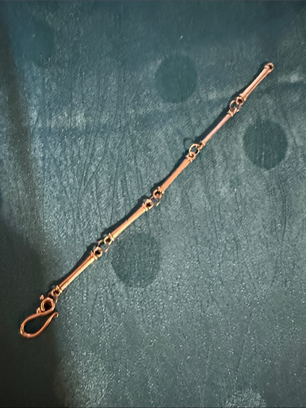 Elegant Women's silver-Tone Link Bracelet